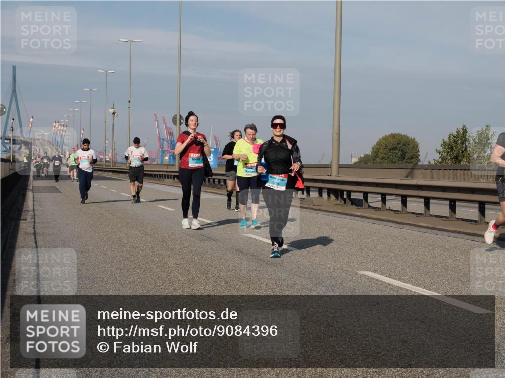03.10.2025 - Köhlbrandbrückenlauf Fabian Wolf http://msf.ph/oto/9084396 03.10.2025 10:19:52 Position 3 2795 meine-sportfotos.de