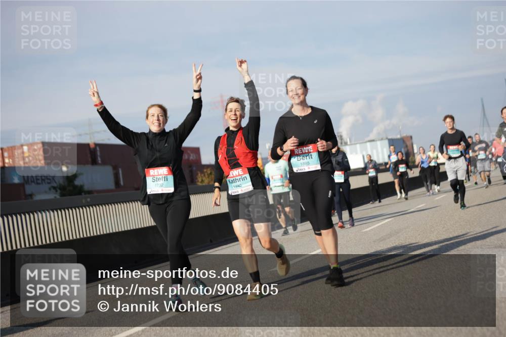 03.10.2025 - Köhlbrandbrückenlauf Jannik Wohlers http://msf.ph/oto/9084405 03.10.2025 10:06:42 Position 3 1732, 1440, 1895 meine-sportfotos.de