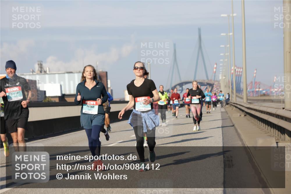 03.10.2025 - Köhlbrandbrückenlauf Jannik Wohlers http://msf.ph/oto/9084412 03.10.2025 09:56:19 Position 3 1181, 1327, 1331 meine-sportfotos.de
