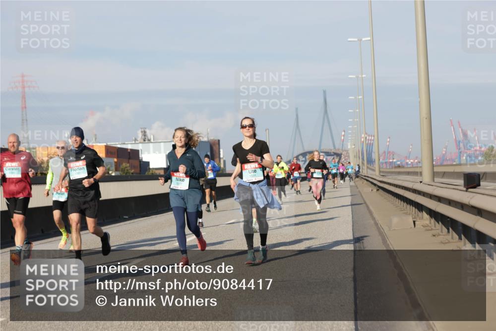 03.10.2025 - Köhlbrandbrückenlauf Jannik Wohlers http://msf.ph/oto/9084417 03.10.2025 09:56:19 Position 3 1191, 1181, 1327, 1331 meine-sportfotos.de