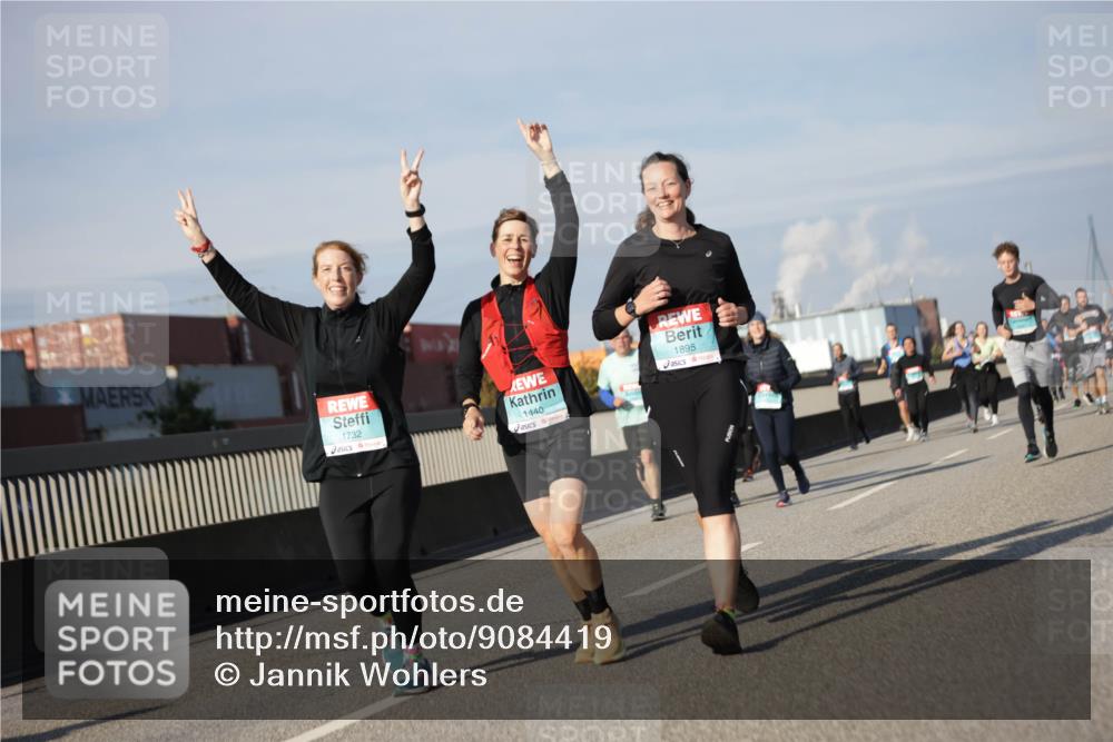03.10.2025 - Köhlbrandbrückenlauf Jannik Wohlers http://msf.ph/oto/9084419 03.10.2025 10:06:42 Position 3 1732, 1440, 1895 meine-sportfotos.de