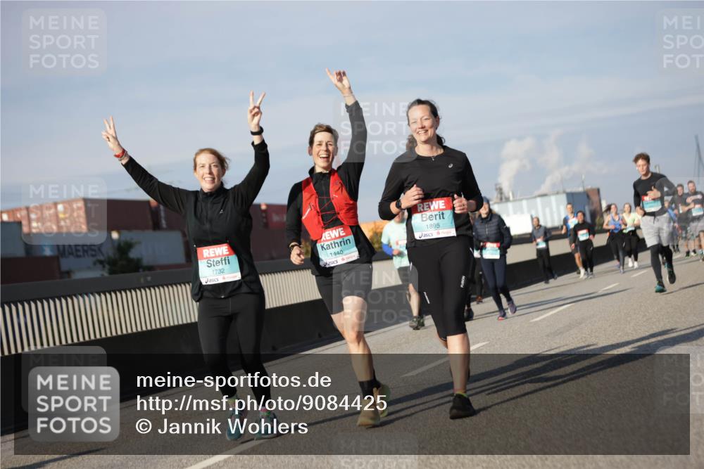 03.10.2025 - Köhlbrandbrückenlauf Jannik Wohlers http://msf.ph/oto/9084425 03.10.2025 10:06:42 Position 3 1732, 1440, 1895 meine-sportfotos.de