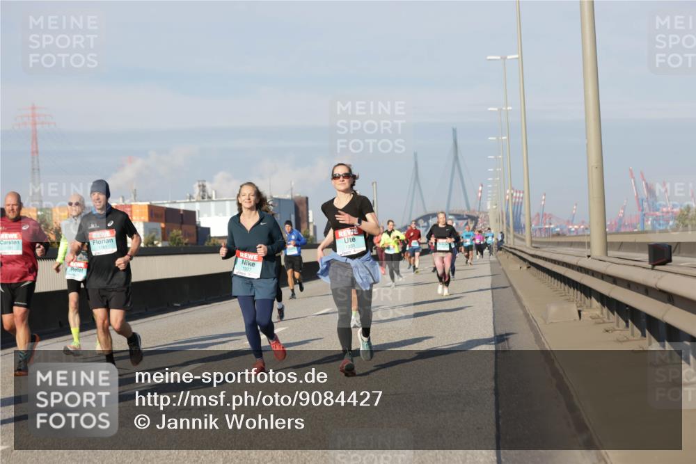 03.10.2025 - Köhlbrandbrückenlauf Jannik Wohlers http://msf.ph/oto/9084427 03.10.2025 09:56:19 Position 3 1191, 1181, 1327, 1331 meine-sportfotos.de