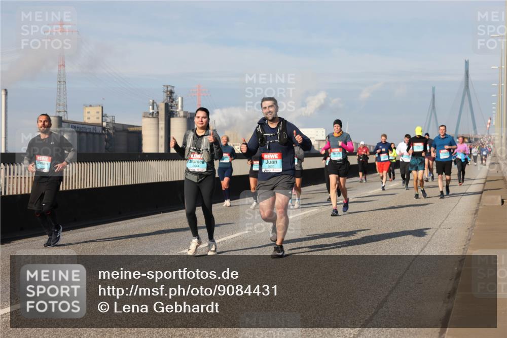 03.10.2025 - Köhlbrandbrückenlauf Lena Gebhardt http://msf.ph/oto/9084431 03.10.2025 10:05:15 Position 2 2644, 2635 meine-sportfotos.de