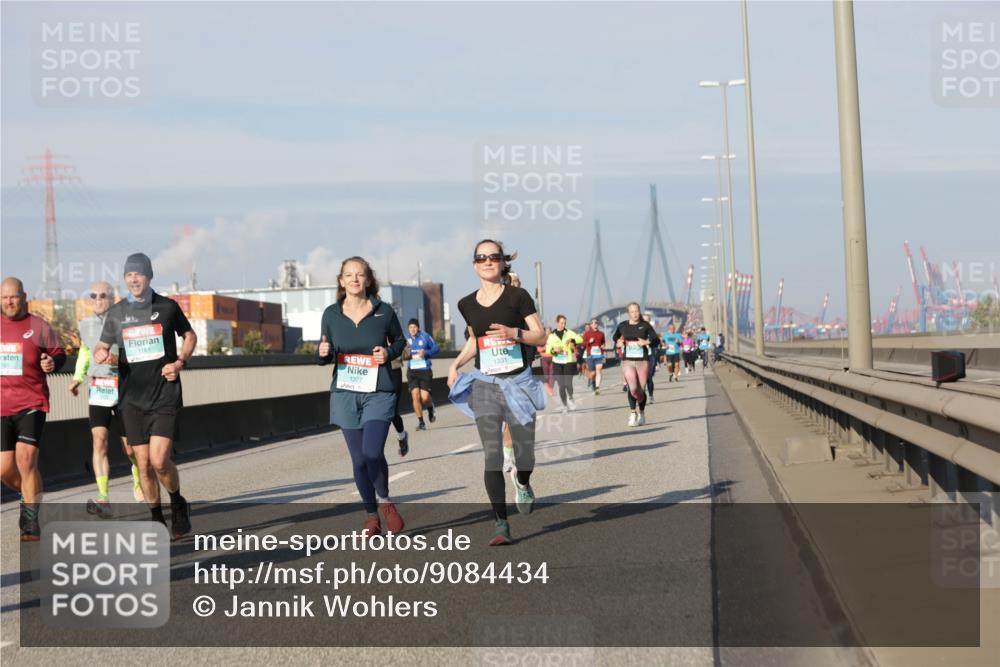 03.10.2025 - Köhlbrandbrückenlauf Jannik Wohlers http://msf.ph/oto/9084434 03.10.2025 09:56:19 Position 3 191, 1181, 1327, 1331 meine-sportfotos.de