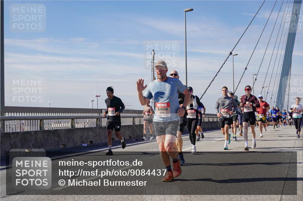 03.10.2025 - Köhlbrandbrückenlauf Michael Burmester http://msf.ph/oto/9084437 03.10.2025 12:42:37 Position 2 4390 meine-sportfotos.de