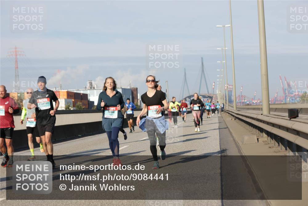 03.10.2025 - Köhlbrandbrückenlauf Jannik Wohlers http://msf.ph/oto/9084441 03.10.2025 09:56:19 Position 3 1181, 1327, 133 meine-sportfotos.de