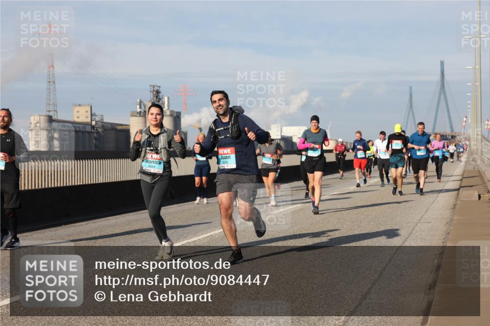 03.10.2025 - Köhlbrandbrückenlauf Lena Gebhardt http://msf.ph/oto/9084447 03.10.2025 10:05:16 Position 2 2644, 2635 meine-sportfotos.de