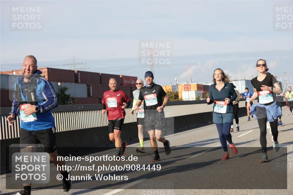 03.10.2025 - Köhlbrandbrückenlauf Jannik Wohlers http://msf.ph/oto/9084449 03.10.2025 09:56:20 Position 3 0100, 1191, 1181, 1327, 1331 meine-sportfotos.de