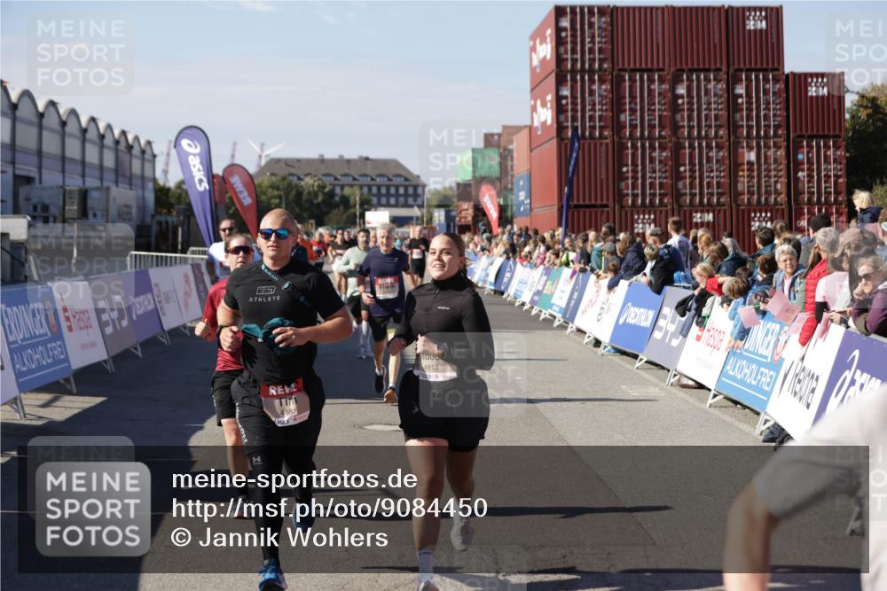 03.10.2025 - Köhlbrandbrückenlauf Jannik Wohlers http://msf.ph/oto/9084450 03.10.2025 13:18:30 Ziel 4154, 4280, 4341, 4560, 4760, 4819, 4826, 4882, 5178, 5192, 5379, 5440, 5722, 5816, 6084, 6700, 6758 meine-sportfotos.de