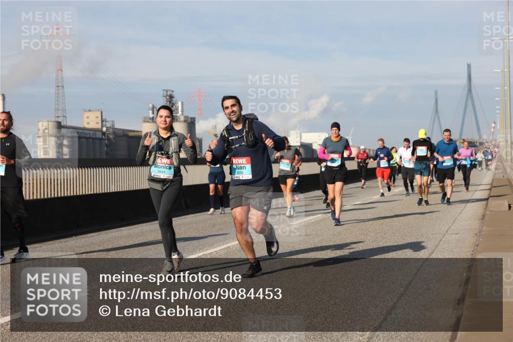 03.10.2025 - Köhlbrandbrückenlauf Lena Gebhardt http://msf.ph/oto/9084453 03.10.2025 10:05:16 Position 2 2644, 2635 meine-sportfotos.de