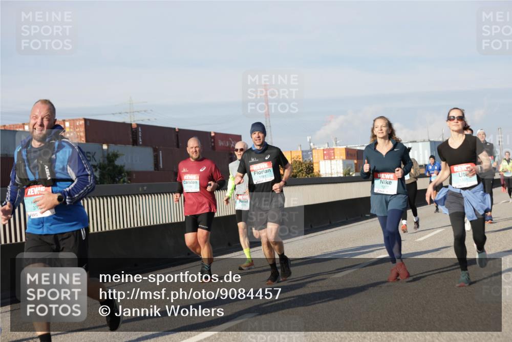 03.10.2025 - Köhlbrandbrückenlauf Jannik Wohlers http://msf.ph/oto/9084457 03.10.2025 09:56:20 Position 3 37, 70800, 1191, 1181, 1331, 1327 meine-sportfotos.de