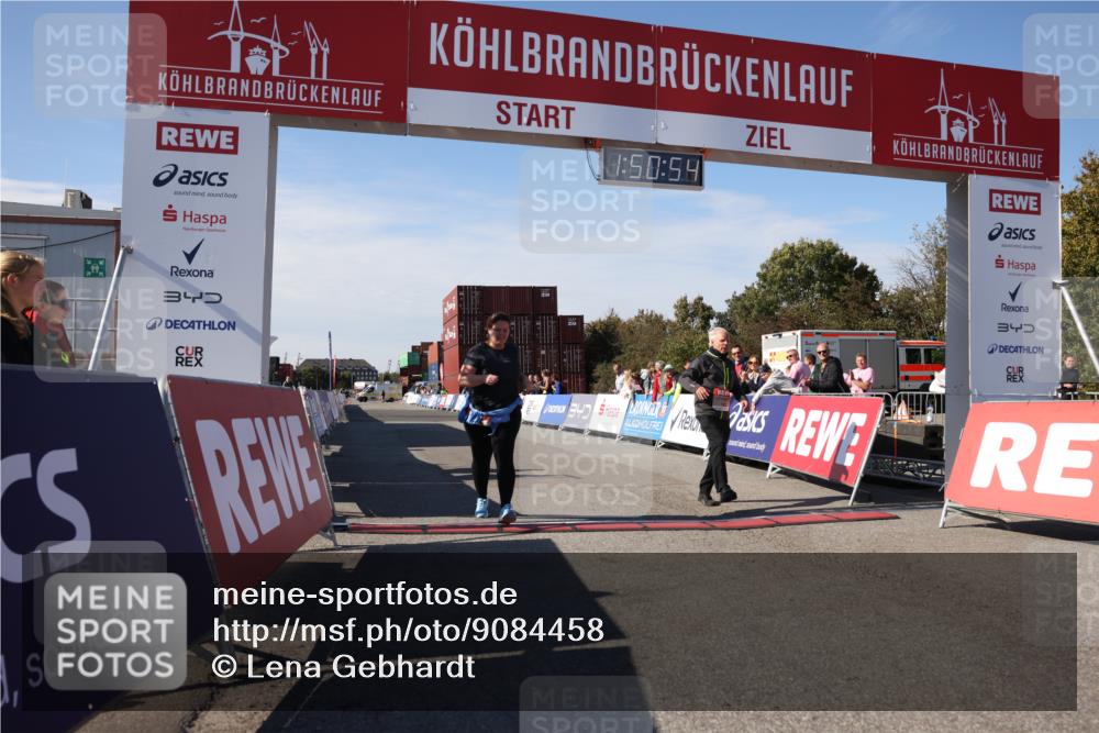 03.10.2025 - Köhlbrandbrückenlauf Lena Gebhardt http://msf.ph/oto/9084458 03.10.2025 13:50:54 Ziel 4851, 5472, 5595, 5992 meine-sportfotos.de