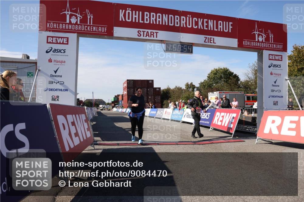 03.10.2025 - Köhlbrandbrückenlauf Lena Gebhardt http://msf.ph/oto/9084470 03.10.2025 13:50:54 Ziel 4851, 5472, 5595, 5992 meine-sportfotos.de