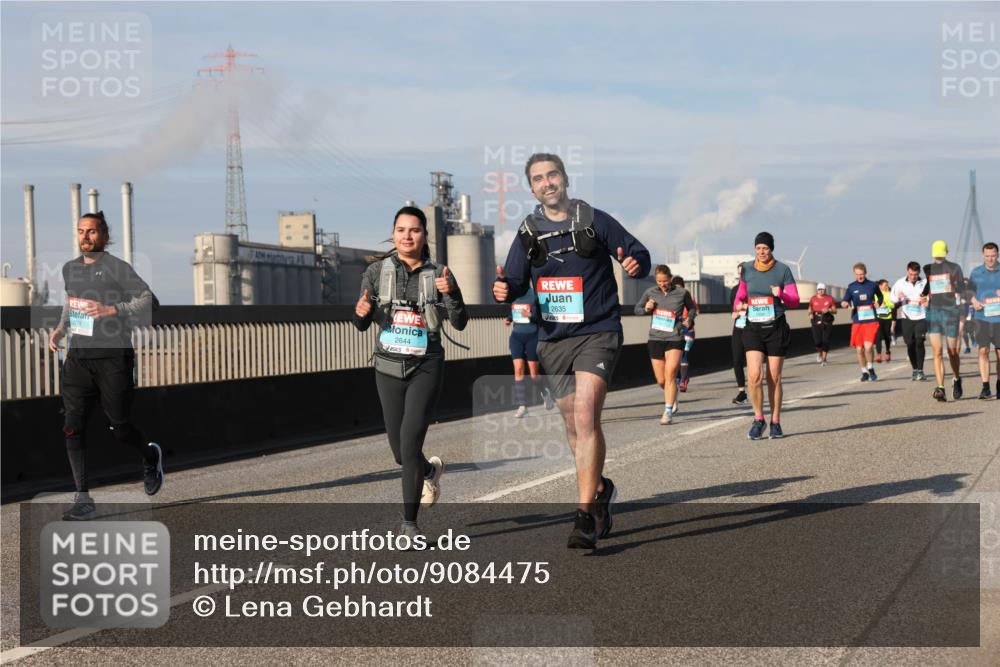 03.10.2025 - Köhlbrandbrückenlauf Lena Gebhardt http://msf.ph/oto/9084475 03.10.2025 10:05:16 Position 2 2644, 2635 meine-sportfotos.de