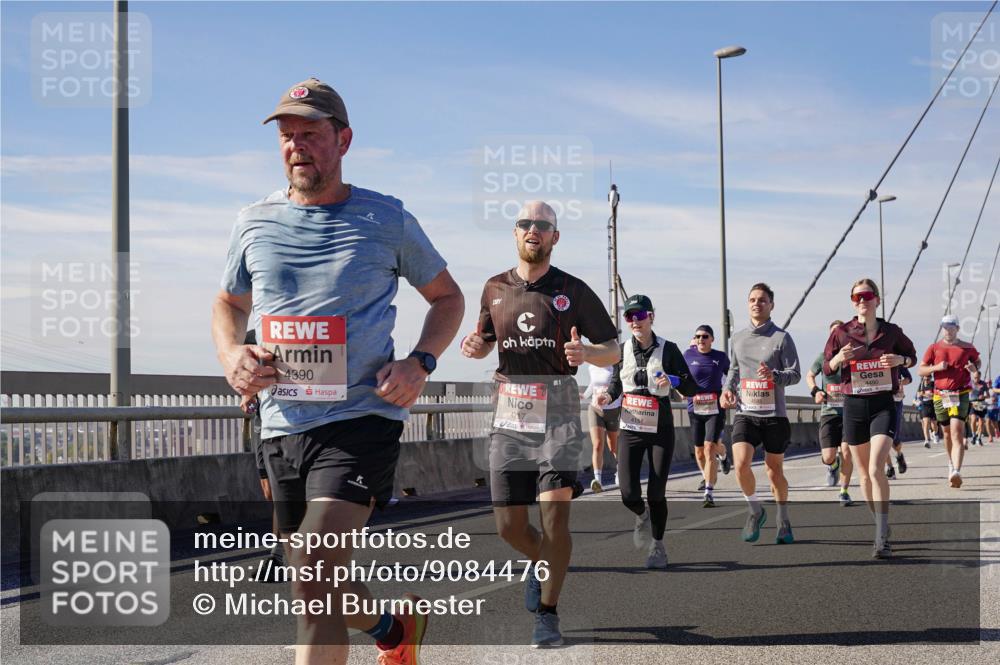03.10.2025 - Köhlbrandbrückenlauf Michael Burmester http://msf.ph/oto/9084476 03.10.2025 12:42:38 Position 2 4390, 4217, 4151, 4490 meine-sportfotos.de