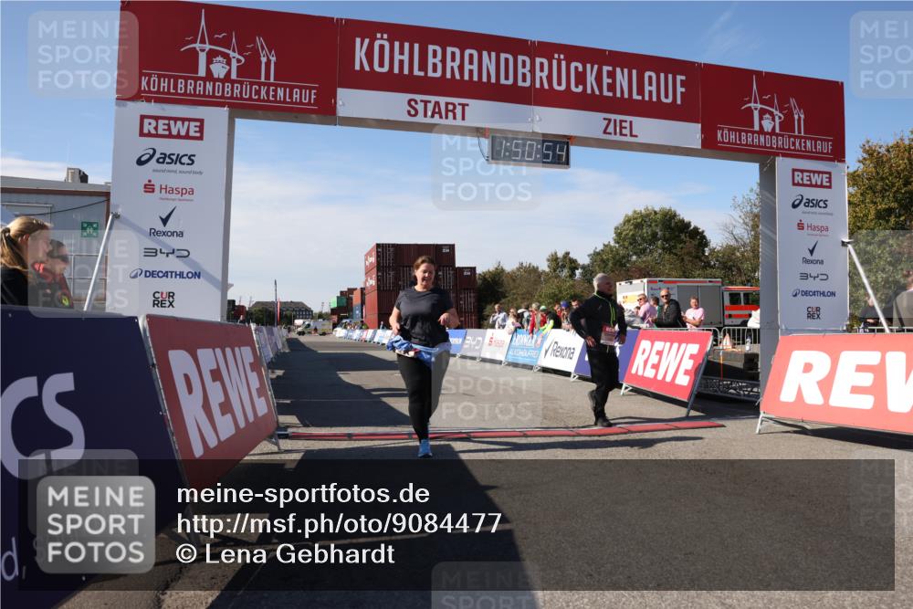 03.10.2025 - Köhlbrandbrückenlauf Lena Gebhardt http://msf.ph/oto/9084477 03.10.2025 13:50:55 Ziel 4851, 5472, 5595, 5992 meine-sportfotos.de