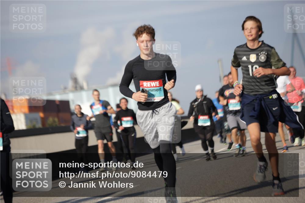 03.10.2025 - Köhlbrandbrückenlauf Jannik Wohlers http://msf.ph/oto/9084479 03.10.2025 10:06:44 Position 3 3291 meine-sportfotos.de