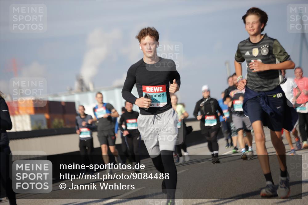 03.10.2025 - Köhlbrandbrückenlauf Jannik Wohlers http://msf.ph/oto/9084488 03.10.2025 10:06:44 Position 3 3291 meine-sportfotos.de