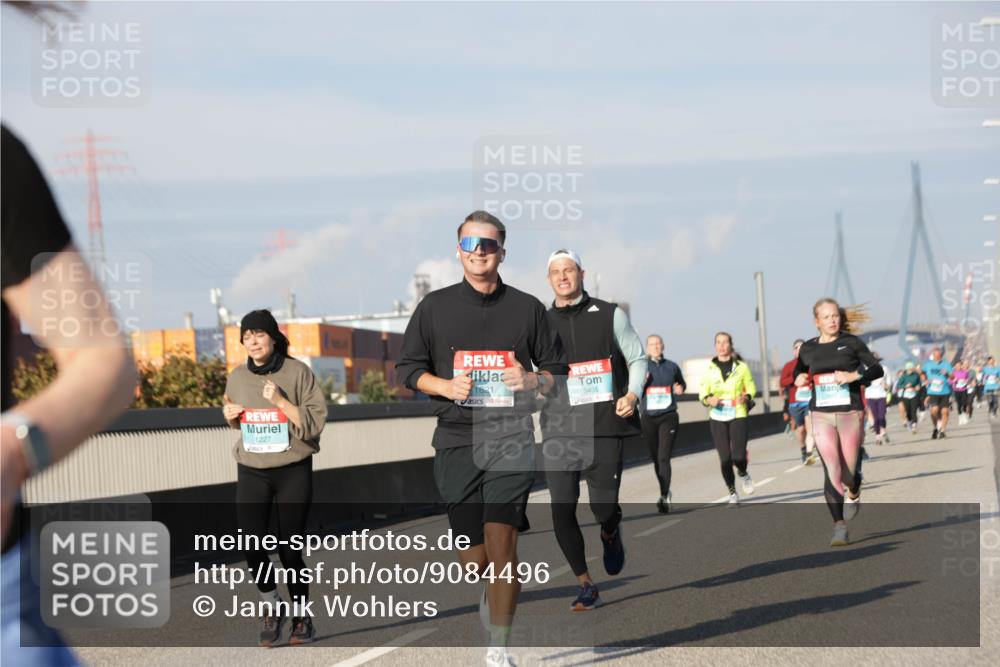 03.10.2025 - Köhlbrandbrückenlauf Jannik Wohlers http://msf.ph/oto/9084496 03.10.2025 09:56:22 Position 3 1227, 1621, 3435 meine-sportfotos.de