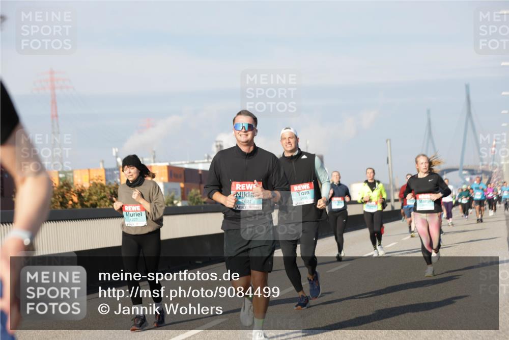 03.10.2025 - Köhlbrandbrückenlauf Jannik Wohlers http://msf.ph/oto/9084499 03.10.2025 09:56:22 Position 3 3435, 1621, 1227 meine-sportfotos.de