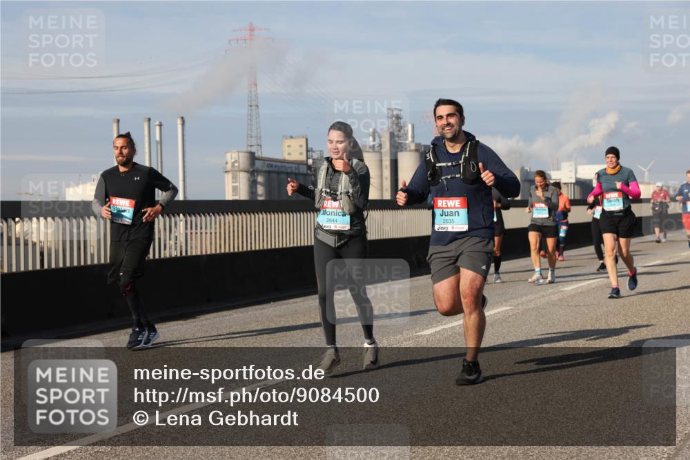 03.10.2025 - Köhlbrandbrückenlauf Lena Gebhardt http://msf.ph/oto/9084500 03.10.2025 10:05:16 Position 2 2644, 2635 meine-sportfotos.de