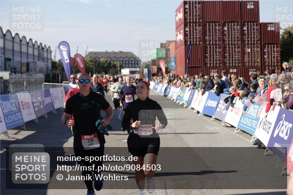03.10.2025 - Köhlbrandbrückenlauf Jannik Wohlers http://msf.ph/oto/9084503 03.10.2025 13:18:30 Ziel 4154, 4280, 4341, 4560, 4760, 4819, 4826, 4882, 5178, 5192, 5379, 5440, 5722, 5816, 6084, 6700, 6758 meine-sportfotos.de