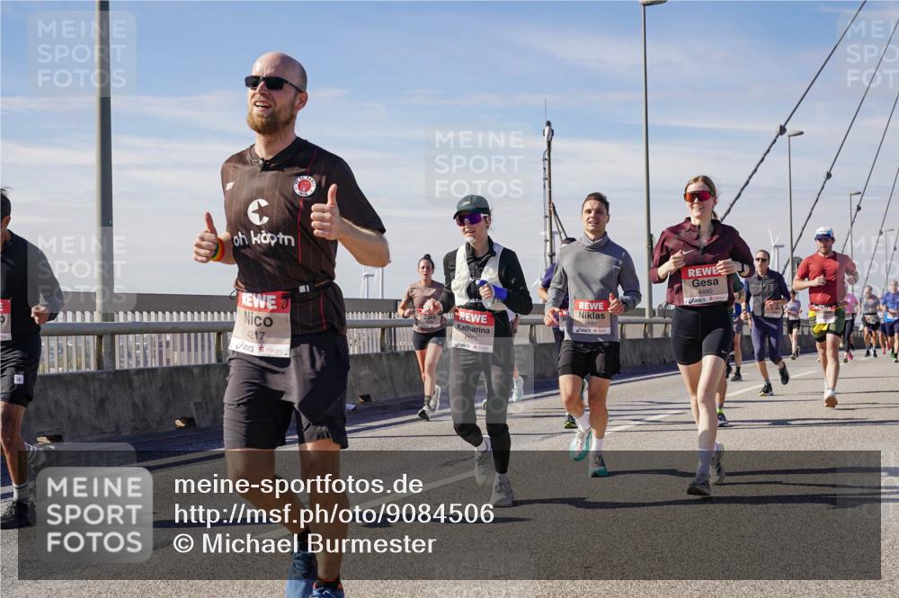 03.10.2025 - Köhlbrandbrückenlauf Michael Burmester http://msf.ph/oto/9084506 03.10.2025 12:42:39 Position 2 4217, 4151, 4490 meine-sportfotos.de