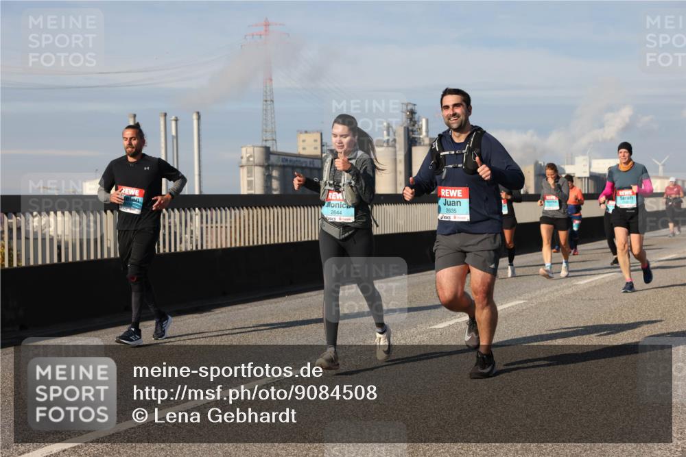 03.10.2025 - Köhlbrandbrückenlauf Lena Gebhardt http://msf.ph/oto/9084508 03.10.2025 10:05:16 Position 2 2644, 2635 meine-sportfotos.de