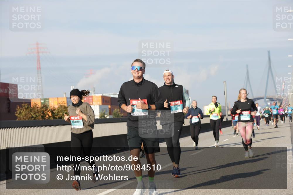 03.10.2025 - Köhlbrandbrückenlauf Jannik Wohlers http://msf.ph/oto/9084510 03.10.2025 09:56:22 Position 3 1621, 3435, 1227 meine-sportfotos.de