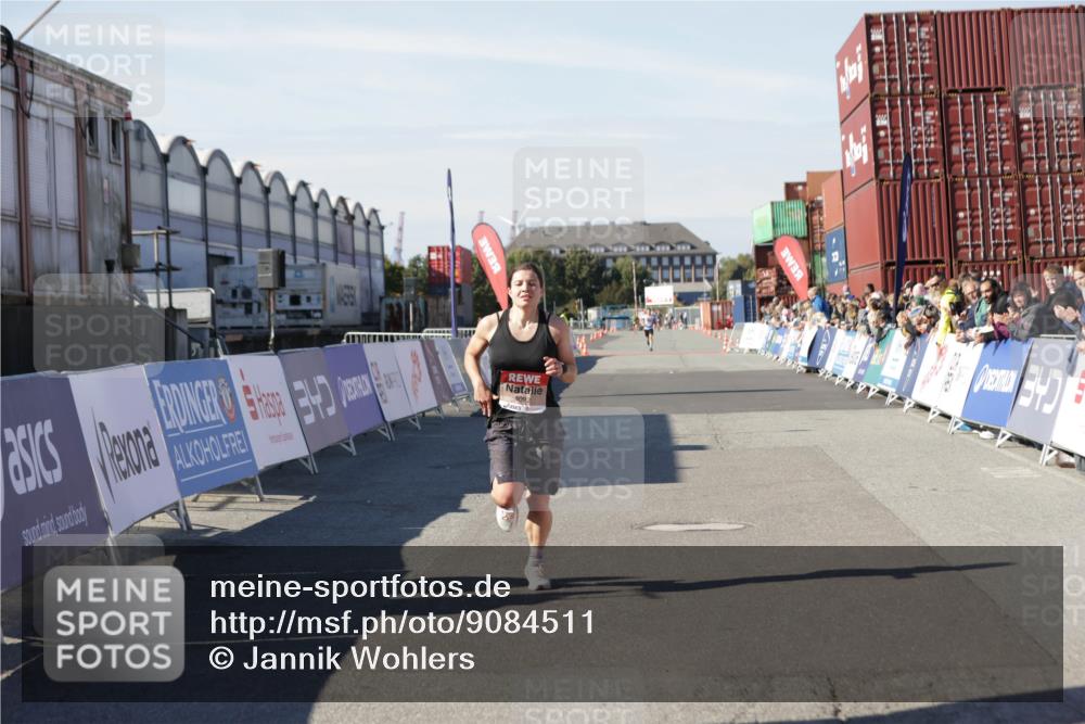 03.10.2025 - Köhlbrandbrückenlauf Jannik Wohlers http://msf.ph/oto/9084511 03.10.2025 12:52:01 Ziel 4092 meine-sportfotos.de