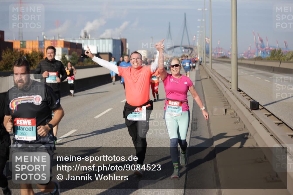 03.10.2025 - Köhlbrandbrückenlauf Jannik Wohlers http://msf.ph/oto/9084523 03.10.2025 10:06:52 Position 3 2000, 1552, 1436 meine-sportfotos.de