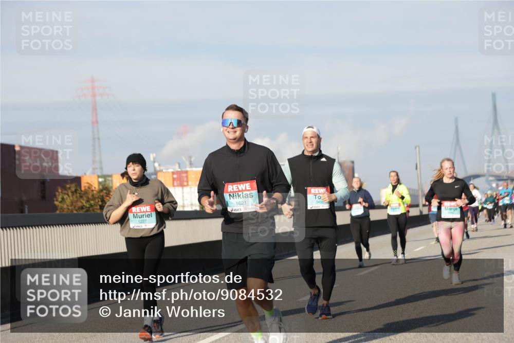 03.10.2025 - Köhlbrandbrückenlauf Jannik Wohlers http://msf.ph/oto/9084532 03.10.2025 09:56:23 Position 3 1621, 1227, 3435 meine-sportfotos.de