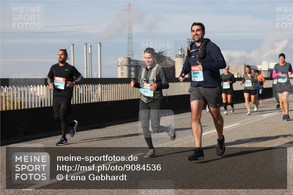 03.10.2025 - Köhlbrandbrückenlauf Lena Gebhardt http://msf.ph/oto/9084536 03.10.2025 10:05:16 Position 2 2644, 2635 meine-sportfotos.de