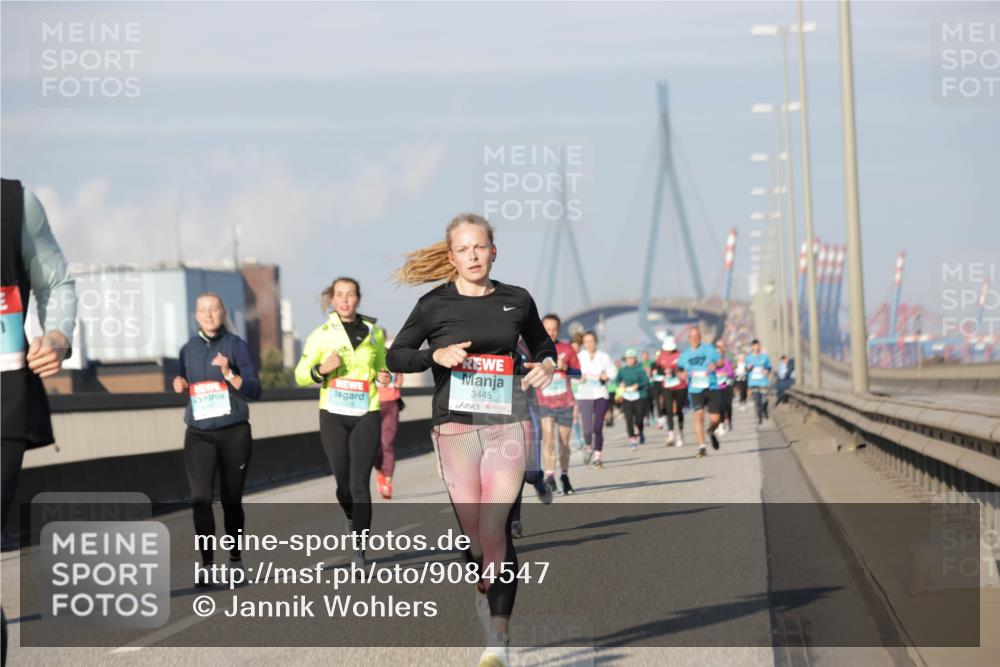 03.10.2025 - Köhlbrandbrückenlauf Jannik Wohlers http://msf.ph/oto/9084547 03.10.2025 09:56:24 Position 3 3445 meine-sportfotos.de