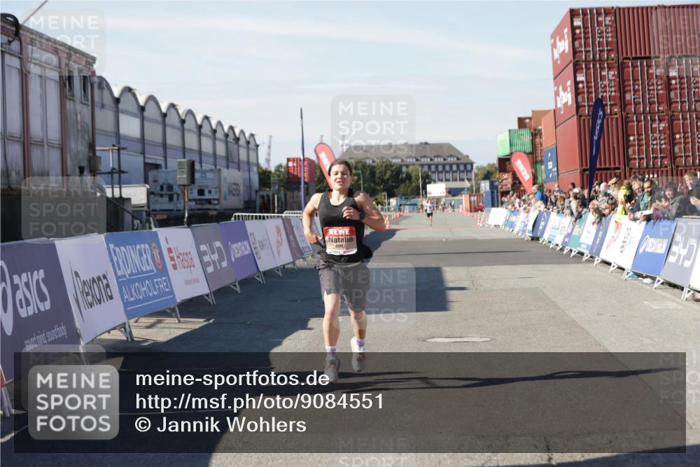 03.10.2025 - Köhlbrandbrückenlauf Jannik Wohlers http://msf.ph/oto/9084551 03.10.2025 12:52:01 Ziel 4092 meine-sportfotos.de