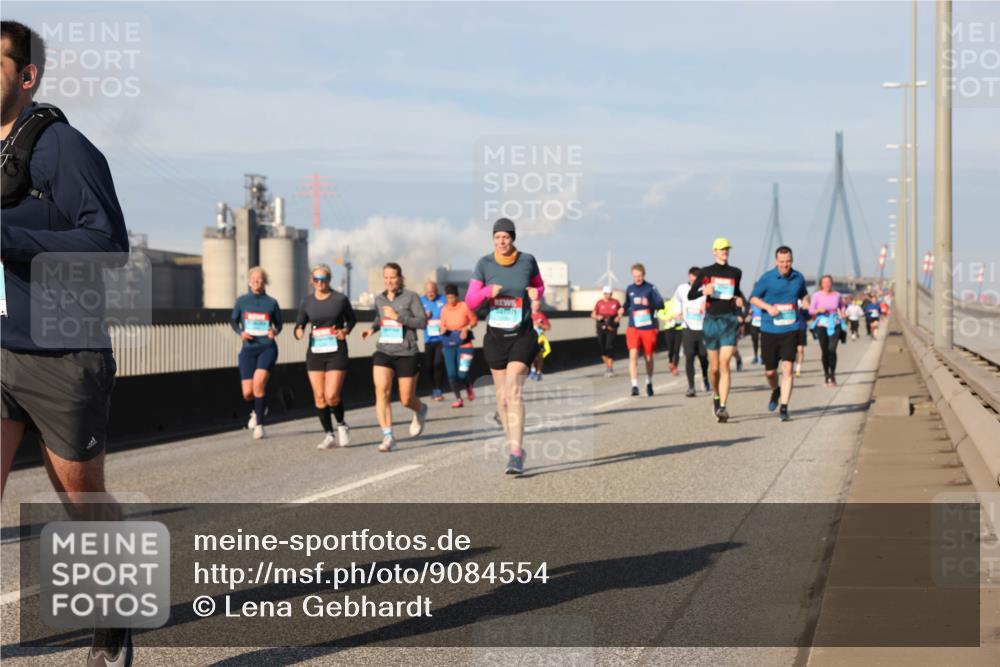 03.10.2025 - Köhlbrandbrückenlauf Lena Gebhardt http://msf.ph/oto/9084554 03.10.2025 10:05:17 Position 2  meine-sportfotos.de