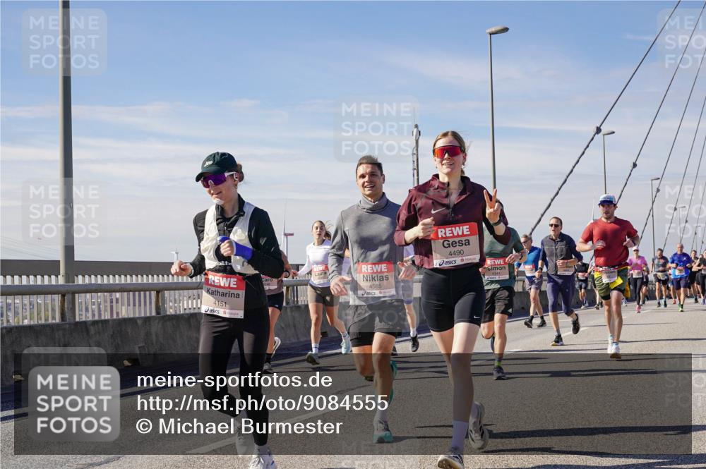 03.10.2025 - Köhlbrandbrückenlauf Michael Burmester http://msf.ph/oto/9084555 03.10.2025 12:42:39 Position 2 4151, 4585, 4490, 4344 meine-sportfotos.de