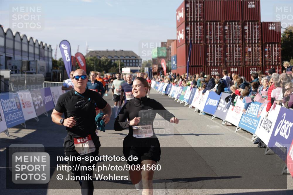 03.10.2025 - Köhlbrandbrückenlauf Jannik Wohlers http://msf.ph/oto/9084560 03.10.2025 13:18:30 Ziel 4154, 4280, 4341, 4560, 4760, 4819, 4826, 4882, 5178, 5192, 5379, 5440, 5722, 5816, 6084, 6700, 6758 meine-sportfotos.de