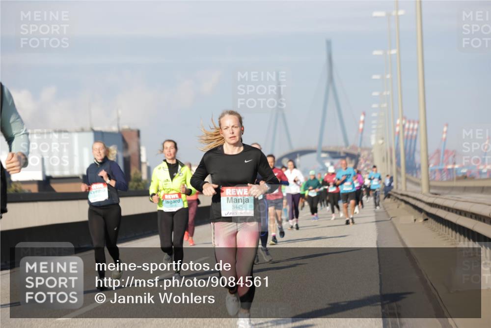 03.10.2025 - Köhlbrandbrückenlauf Jannik Wohlers http://msf.ph/oto/9084561 03.10.2025 09:56:24 Position 3 1915, 3445 meine-sportfotos.de