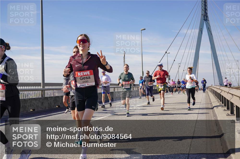 03.10.2025 - Köhlbrandbrückenlauf Michael Burmester http://msf.ph/oto/9084564 03.10.2025 12:42:40 Position 2 4490 meine-sportfotos.de