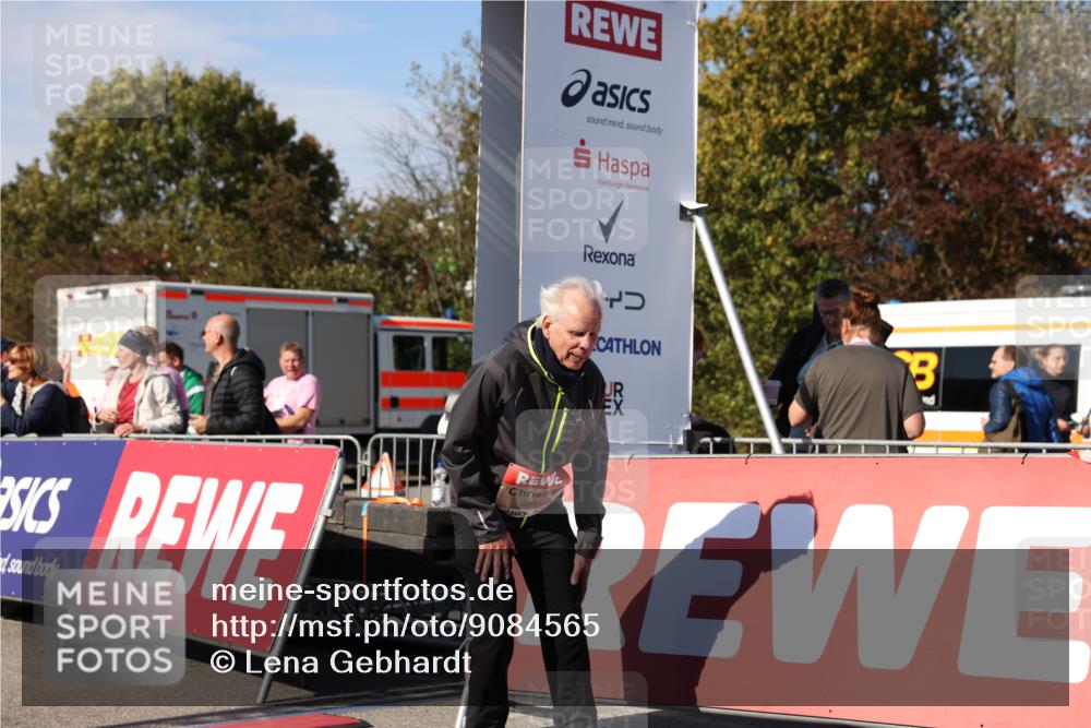 03.10.2025 - Köhlbrandbrückenlauf Lena Gebhardt http://msf.ph/oto/9084565 03.10.2025 13:50:58 Ziel 4851, 5472, 5595, 5992 meine-sportfotos.de