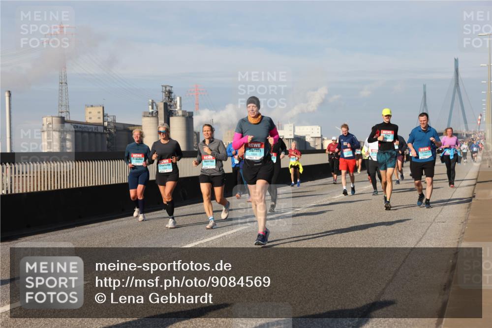 03.10.2025 - Köhlbrandbrückenlauf Lena Gebhardt http://msf.ph/oto/9084569 03.10.2025 10:05:18 Position 2 1998 meine-sportfotos.de