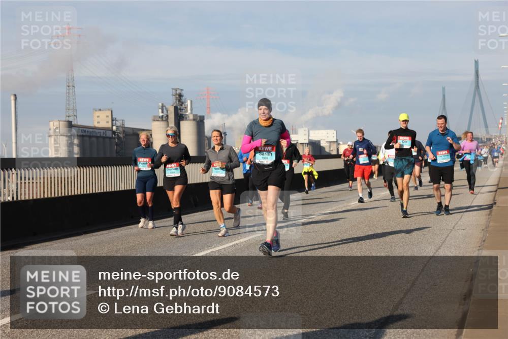 03.10.2025 - Köhlbrandbrückenlauf Lena Gebhardt http://msf.ph/oto/9084573 03.10.2025 10:05:18 Position 2 1394, 1998 meine-sportfotos.de