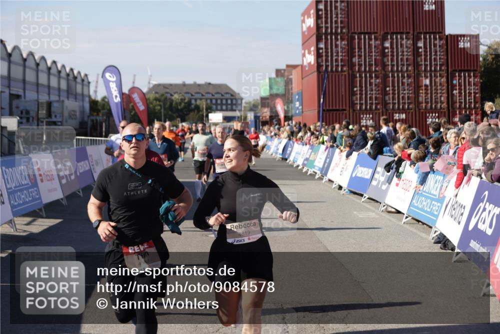 03.10.2025 - Köhlbrandbrückenlauf Jannik Wohlers http://msf.ph/oto/9084578 03.10.2025 13:18:30 Ziel 4154, 4280, 4341, 4560, 4760, 4819, 4826, 4882, 5178, 5192, 5379, 5440, 5722, 5816, 6084, 6700, 6758 meine-sportfotos.de