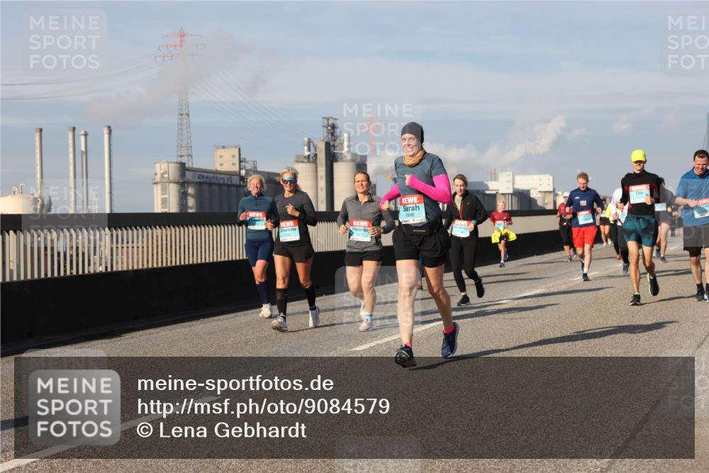 03.10.2025 - Köhlbrandbrückenlauf Lena Gebhardt http://msf.ph/oto/9084579 03.10.2025 10:05:18 Position 2 1998 meine-sportfotos.de