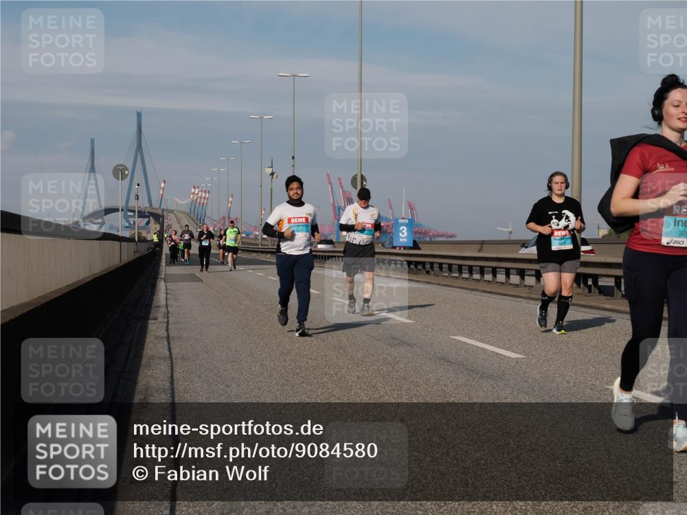 03.10.2025 - Köhlbrandbrückenlauf Fabian Wolf http://msf.ph/oto/9084580 03.10.2025 10:19:56 Position 3 329, 3 meine-sportfotos.de