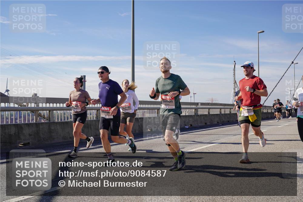 03.10.2025 - Köhlbrandbrückenlauf Michael Burmester http://msf.ph/oto/9084587 03.10.2025 12:42:41 Position 2 4344 meine-sportfotos.de