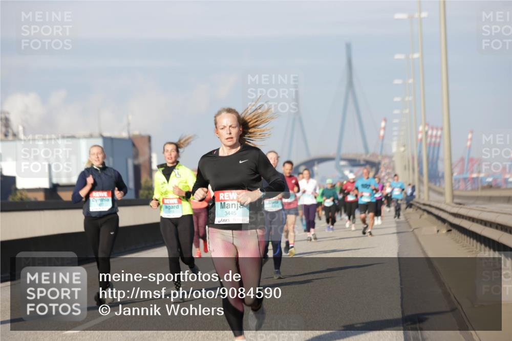 03.10.2025 - Köhlbrandbrückenlauf Jannik Wohlers http://msf.ph/oto/9084590 03.10.2025 09:56:24 Position 3 3445 meine-sportfotos.de
