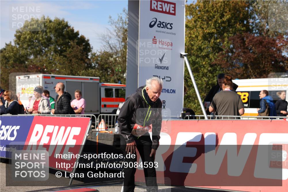 03.10.2025 - Köhlbrandbrückenlauf Lena Gebhardt http://msf.ph/oto/9084593 03.10.2025 13:50:58 Ziel 4851, 5472, 5595, 5992 meine-sportfotos.de